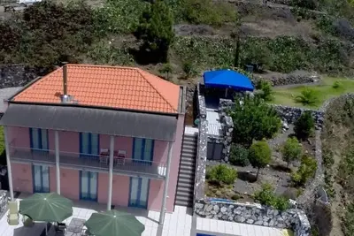 Image de Nettes Ferienhaus in Tijarafe mit Privatem Pool und Panoramablick by Interhome