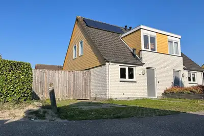 Image de Familienfreundliches Ferienhaus in Zeeland by Interhome