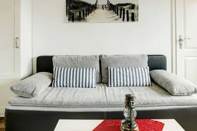 Image de Wohnung für sechs Personen im Dachgeschoss by Interhome