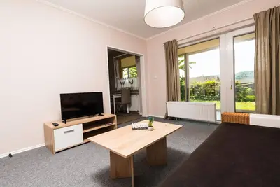 Image de Große Wohnung in Bodenwerder mit Garten, Terrasse und gemeinsamem Pool by Interhome