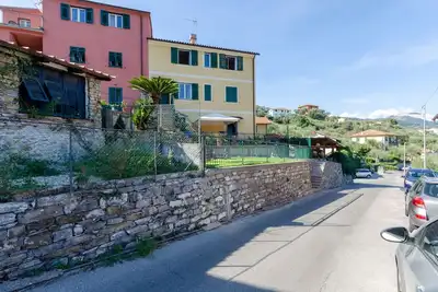 Image de Wohnung im zweiten Stock mit Parkplatz und Garten by Interhome