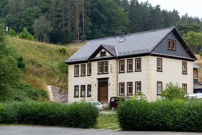 Image de Komfortable Ferienwohnung in Paulinzella mit Großem Garten by Interhome