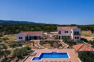 Image de in Pučišća mit Privatem Pool by Interhome