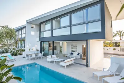 Image de Neue, moderne 3-Schlafzimmer-Villa mit privatem Pool by Interhome