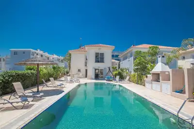 Image de Protaras Villa mit Pool am Strand der Fig Tree Bay by Interhome