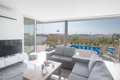 Image de 3-Schlafzimmer-Villa mit Pool in Protaras Zentrum by Interhome