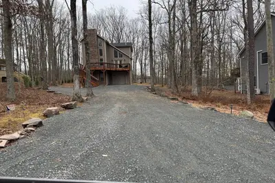 Image de 4 Br 3. 5 Ba Chalet in 4 seasons community of Masthope Ski-Big Bear Lake Pools