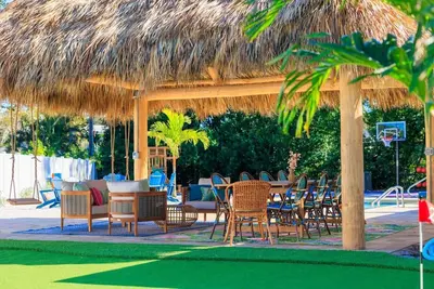 Image de Luxury 5br | Heated Pool, Pickleball & Hot Tub