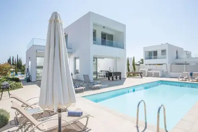 Image de Neue Ferienvilla für 10 Personen by Interhome