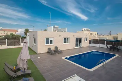 Image de 3-Schlafzimmer-Villa in Protaras Zentrum mit Pool by Interhome