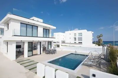 Image de Haus in Paralimni mit Doppelveranda by Interhome