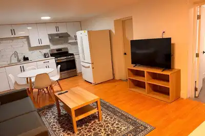 Image de Modern 2br & hall kitchen Basement Suite • Family Friendly • Easy Hwy Access