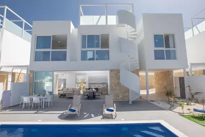 Image de Ferienvilla Vie Bleu mit großem Pool by Interhome