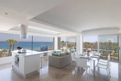 Image de Luxuriöse Wohnung am Strand von Thalassa by Interhome