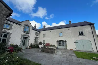 Image de Strandhill stables apartment with wood-fired sauna & king size bed