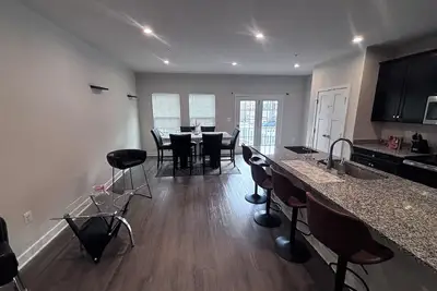 Image de Beautiful 3-bedroom townhome with Ac in charming Bowie