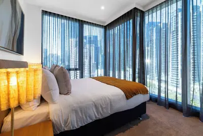 Image de Queensbridge Luxe 2br | Pool, Gym & Sauna