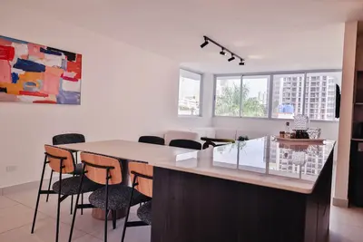 Image de 3a • Elegant 3br Apartment • Ideal for 8 Guests