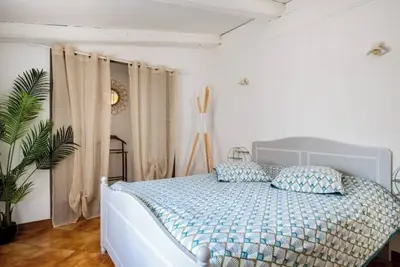 \"Les chênes verts\"