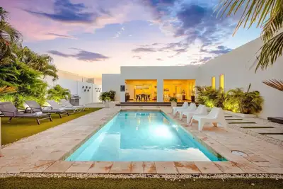Image de Lux 3-Bedroom Villa with Private Pool by Bocobay