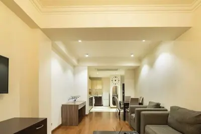 Image de Stylish 2Bed Apartment | 2 Mins to Republic Square