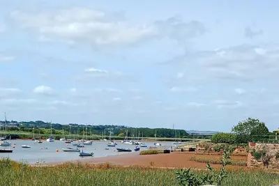 Image de Exeter Coach House - Detached 2 Bed Home - Topsham - Sleeps 4, Parking & Garden