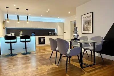 Image de Central York Retreat, 2 kingsize en-suite bedrooms close to York’s attractions!