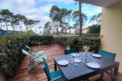 Image de Appartement « La Canopée » vue sur le lac, piscine partagée et climatisation  - Conciergerieland