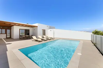 Image de Villa Los Altos Blanca 8a by Escape Home