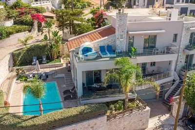 Luxury Villa Kleanthi, Private Pool, Playground