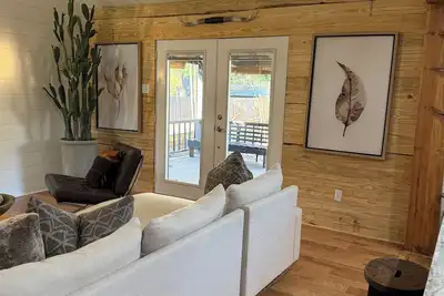 Image de Pendelton Lodge - Country Living in the Suburbs