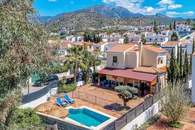 Image de Villa « Casa Perez » : vue sur la montagne, piscine privée et Wi-Fi