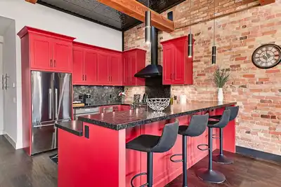 Image de 1br King Suite Overlooking Downtown Collingwood