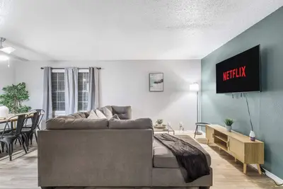 Image de Walk to At&T Stadium | Modern 2br Game Day Stay