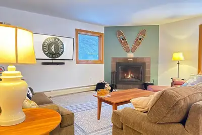 Image de Rabbit Hole- Near Bike park and Golf Pool Hot tub