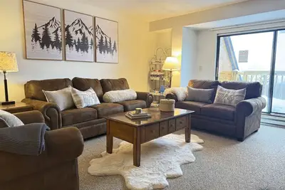 Image de Powder Pad- Pool, Hot tub, Near Bike Park