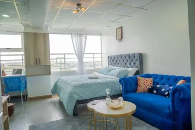 Image de 3. Orange suite at VillaromAfrica Staycations