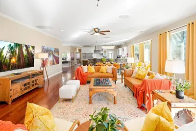 Image de Luxurious Brand New property 3bd/3b Pool & Hot tub