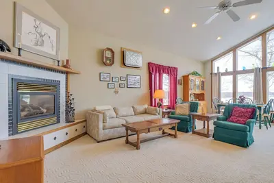 Image de Lake Access w/ Dock! Hayward Cabin Hideaway