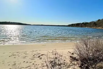 Image de 2 Bedroom Waterview Cottage w/water activity access out your front door