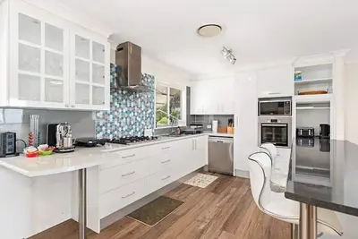 Image de Coastal Haven - Spacious Light & Airy Water Views