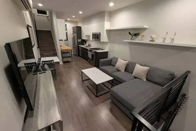 Image de Townhome w/ King Bed, Private Garage & Rooftop