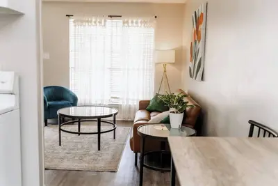 Image de Parkside | Comfy King Beds Near Broad Ave & Park