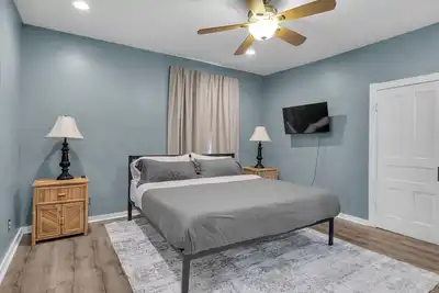 Cozy, Bright & Spacious 5-Bedroom Home