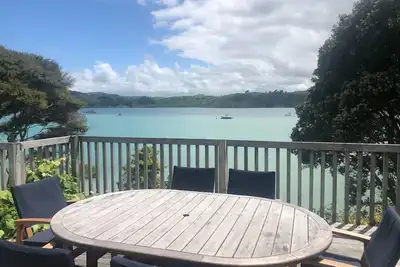 Image de Bay View Bach • Dreamy Views w/ Bay Access