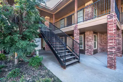 Image de Ground Floor - Spacious 2 Bed - Reserved Parking