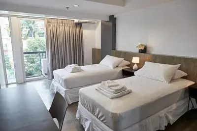 Image de 5880 Enriquez Residences