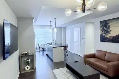Image de Cozy & Central Apartment in Oakville w/Parking & Full Kitchen. Family-friendly