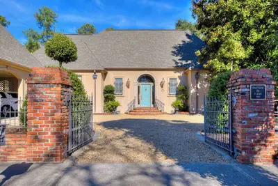 Image de Beautiful Summerville home located 5 minutes from the Augusta National