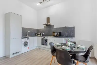 Image de Family - Central - Parking - Wifi - Sleeps 4